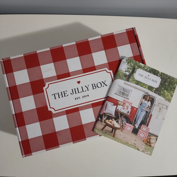 THE JILLY BOX Fall 2022 Jillian Harris LSTN Sound Co. Wanderlust Travel Speaker - Picture 4 of 4